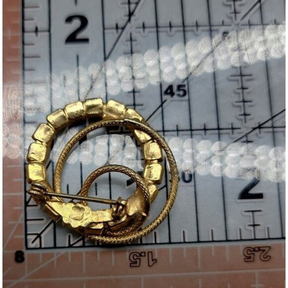 Faux Opal Circle Brooch Gold Tone Interlock Loops Vintage Beautiful Rhinestone - Picture 5 of 5
